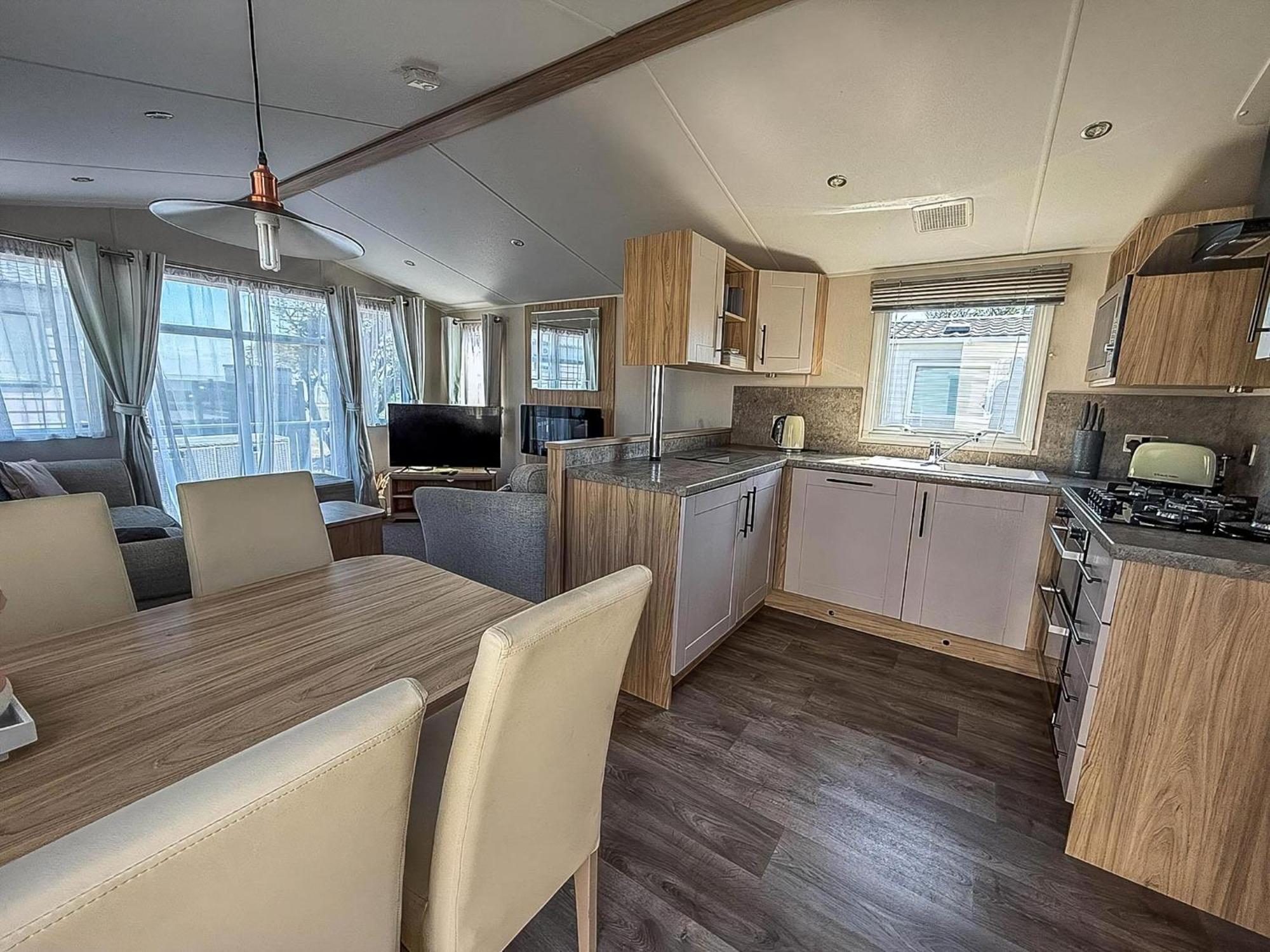 Beautiful 6 Berth Caravan, Nearby Beach In Suffolk Ref 68016Bs 로웨스터프 외부 사진