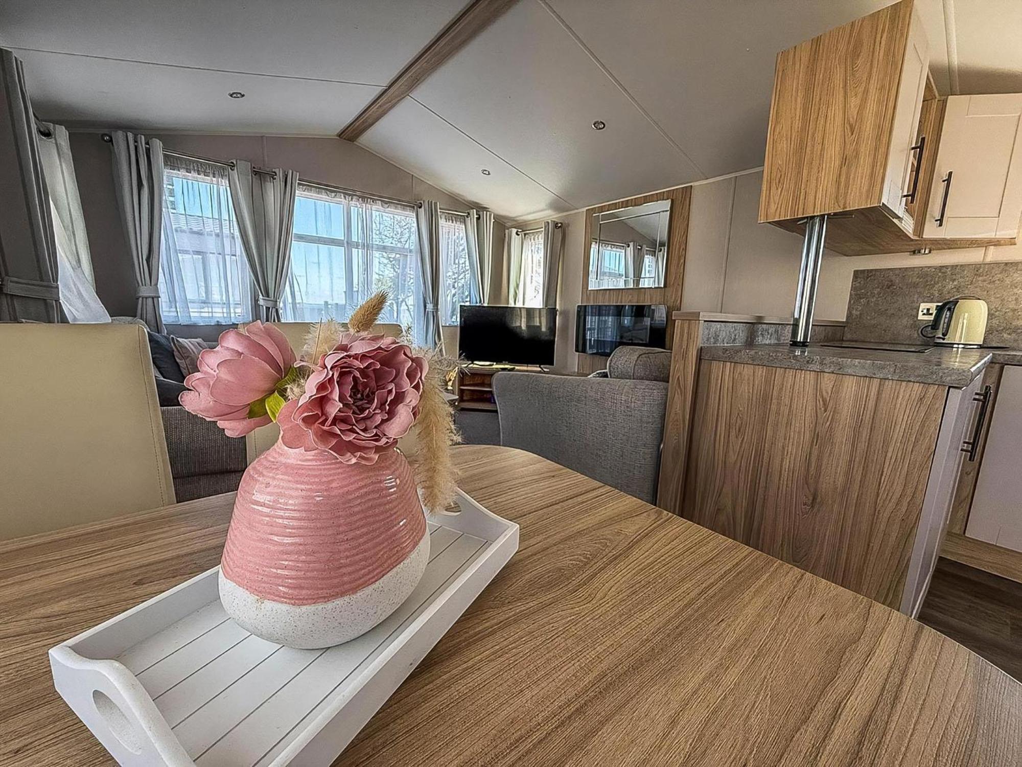 Beautiful 6 Berth Caravan, Nearby Beach In Suffolk Ref 68016Bs 로웨스터프 외부 사진