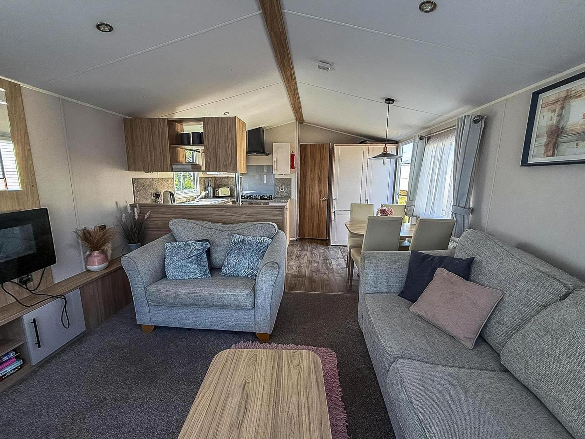 Beautiful 6 Berth Caravan, Nearby Beach In Suffolk Ref 68016Bs 로웨스터프 외부 사진
